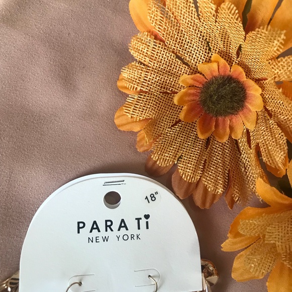 CHAIN NECKLACE &MATCH EARRINGS  GOLD COLOR - Picture 2 of 2